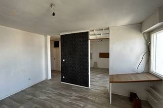 Thumbnail von Helles Apartment mit Meerblick und Balkon im 13. Stock