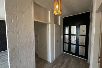 Thumbnail von Helles Apartment mit Meerblick und Balkon im 13. Stock