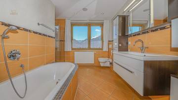 Thumbnail von Hochwertige Dachgeschosswohnung mit schönem Ausblick in Ruhelage