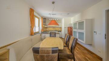 Thumbnail von Hochwertige Dachgeschosswohnung mit schönem Ausblick in Ruhelage