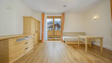 Thumbnail von Hochwertige Dachgeschosswohnung mit schönem Ausblick in Ruhelage