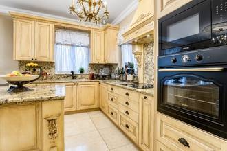 Thumbnail von Luxuriöse Maisonettewohnung in eleganter Villa mit Pool und Meerblick