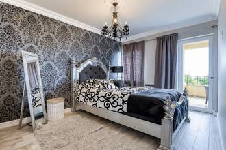 Thumbnail von Luxuriöse Maisonettewohnung in eleganter Villa mit Pool und Meerblick