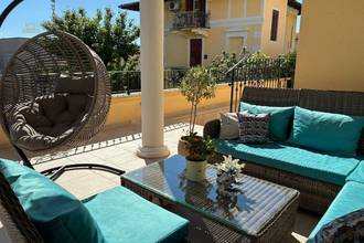 Thumbnail von Luxuriöse Maisonettewohnung in eleganter Villa mit Pool und Meerblick