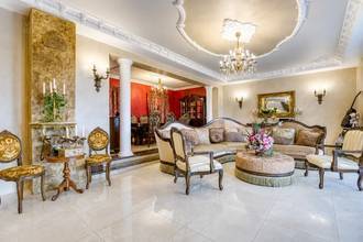 Thumbnail von Luxuriöse Maisonettewohnung in eleganter Villa mit Pool und Meerblick