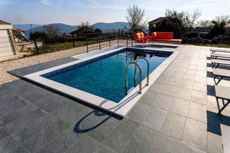Thumbnail von Villa mit Pool und Meerblick