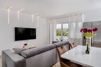 Thumbnail von Neu renovierte Erdgeschosswohnung mit Garten und Meerblick