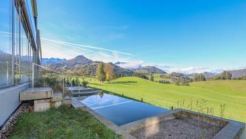 Thumbnail von Architektenvilla mit Pool und unverbaubarer Aussicht