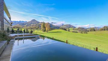 Thumbnail von Architektenvilla mit Pool und unverbaubarer Aussicht