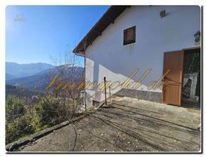 Thumbnail von Exklusiv bei Immogold®: Freistehendes Landhaus mit traumhaftem Panoramablick über der Langhe