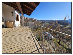 Thumbnail von Exklusiv bei Immogold®: Freistehendes Landhaus mit traumhaftem Panoramablick über der Langhe