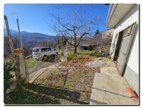 Thumbnail von Exklusiv bei Immogold®: Freistehendes Landhaus mit traumhaftem Panoramablick über der Langhe