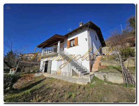 Exklusiv bei Immogold®: Freistehendes Landhaus mit traumhaftem Panoramablick über der Langhe