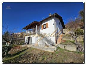 Exklusiv bei Immogold®: Freistehendes Landhaus mit traumhaftem Panoramablick über der Langhe