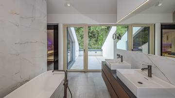 Thumbnail von Letztes verfügbares Luxus-Penthouse mit Bootsgarage am Traunsee