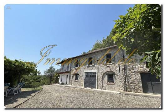 Immogold Süd-Piemont exklusives, restauriertes Natursteinhaus mit 75.000 m² Areal und traumhaftem Panoramablick nahe Monferrato