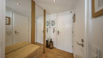 Thumbnail von Dachgeschosswohnung im Zentrum mit Panorama-Ausblick