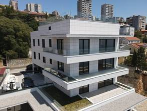Thumbnail von Luxuriöse Neubauwohnung in erster Reihe am Meer mit Panoramablick und Tiefgarage