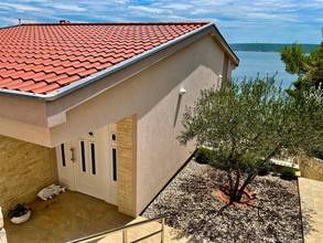 Thumbnail von Villa in erster Meereslinie mit Bootsanleger und Panoramablick