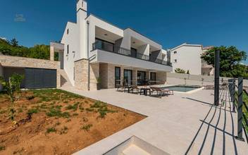 Thumbnail von Neu erbaute Luxusvilla mit Swimmingpool und Meerblick