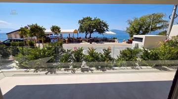 Moderne Neubauwohnung im Erdgeschoss am Meer