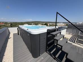 Luxus-Penthouse mit Jacuzzi und Meerblick, ca. 50 Meter zum Strand