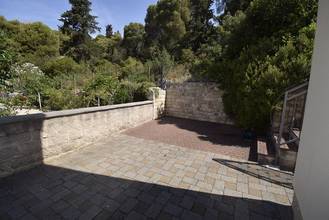 Thumbnail von Modernes Haus mit Meerblick, zwei Wohneinheiten und Garten