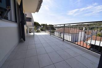 Thumbnail von Modernes Haus mit Meerblick, zwei Wohneinheiten und Garten