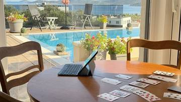 Thumbnail von Moderne Villa mit beheiztem Pool, Aufzug und Panoramablick auf das Meer