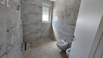 Thumbnail von Moderne Wohnung mit privater Dachterrasse und Meerblick