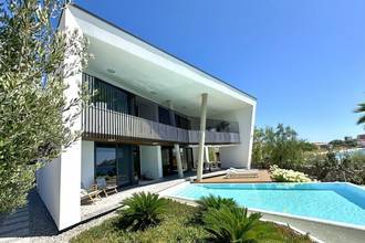 Thumbnail von Designervilla mit Infinity-Pool in erster Reihe zum Meer