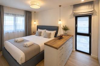 Thumbnail von Luxuriöses Penthouse mit großer Dachterrasse und Panorama-Meerblick