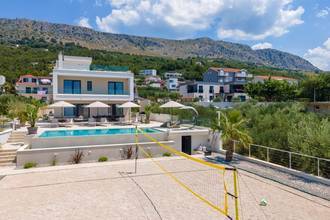 Thumbnail von Moderne Villa mit beheiztem Pool, Meerblick und Dachterrasse