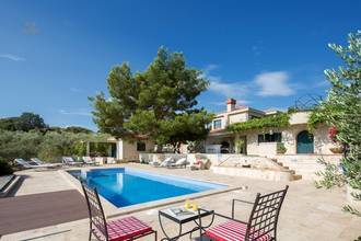 Thumbnail von Anwesen mit Panoramameerblick, Swimmingpool und Olivenhain