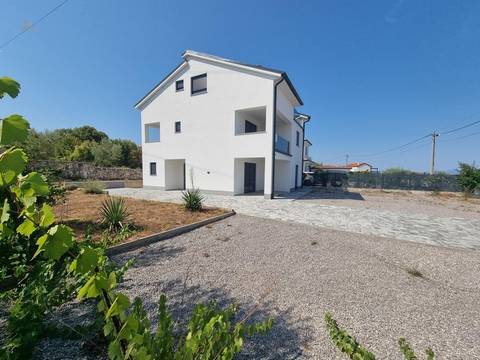 Modernes Haus mit Meerblick