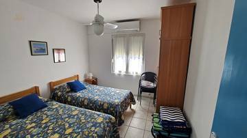 Thumbnail von Haus mit drei separaten Wohnungen und Meerblick, 200 Meter zum Meer