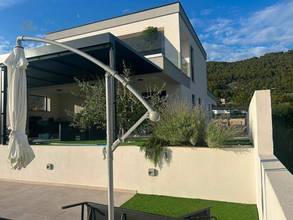 Thumbnail von Modernes Neubauhaus mit Swimmingpool und Meerblick