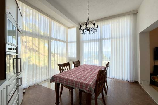 Erdgeschosswohnung mit Meerblick und eigenem Eingang
