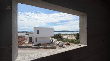 Thumbnail von Neubau-Reihenhaus mit Pool, Meerblick und Garten