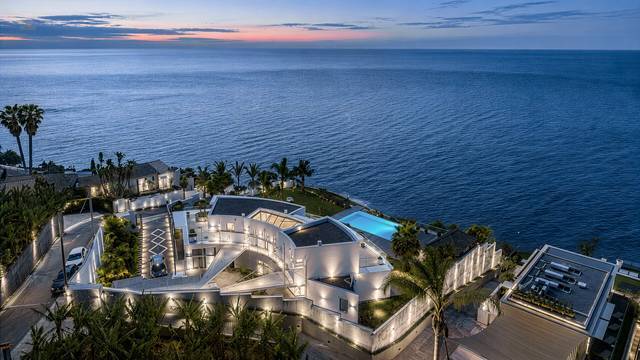 Villa Felicidade – moderne Architektur mit Atlantikblick