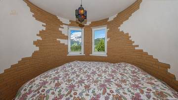 Thumbnail von Dachgeschosswohnung mit Turmzimmer und Panorama-Ausblick