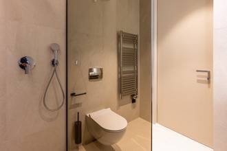 Thumbnail von Eingeschossige Designervilla mit beheiztem Pool und Meerblick