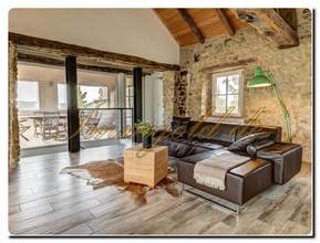 Thumbnail von Charmantes Haus in einem malerischen Steindorf mit Pool, Terrasse, Holzofen und Panoramablick