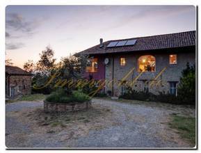 Charmantes Haus in einem malerischen Steindorf mit Pool, Terrasse, Holzofen und Panoramablick