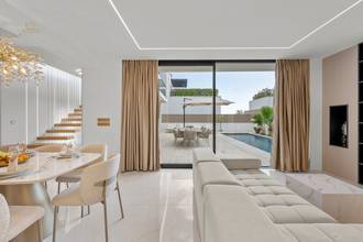 Thumbnail von Moderne, luxuriös eingerichtete Villa mit Swimmingpool und Meerblick