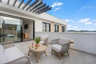 Thumbnail von Moderne Villa mit Pool und Meerblick