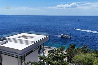 Thumbnail von Moderne Luxusvilla in erster Reihe mit Swimmingpool und Meerblick