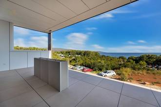 Thumbnail von Exklusives Neubau-Apartment mit Meerblick, Garten und Pool