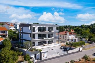 Thumbnail von Exklusives Neubau-Apartment mit Meerblick, Garten und Pool