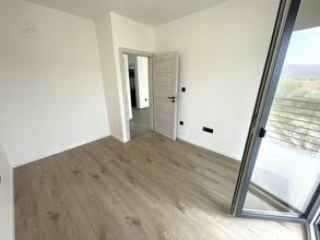 Thumbnail von Neubauwohnung mit überdachter Terrasse und Meerblick in ruhiger Lage